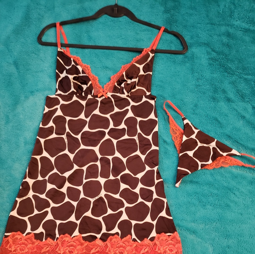 ☆NWOT☆ Victoria Secret lingerie top w/thong